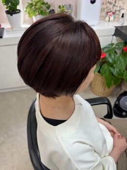 タカサキ美容室の写真/特許取得のダメージレス酢酸カラーを使用し、髪の内部から補修・修復しツヤ・透明感のある髪へ♪