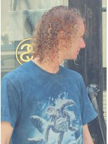 ジジバイワースホワイル(jiji by WORTH WHILE)&nbsp;アッシュブラックウルフマッシュパーマハイライト波巻きショート