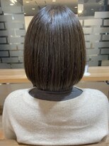 ヴィサージュクルー(VISAGE crew)&nbsp;赤みなしオリーブ系カラー×ボブデザイン