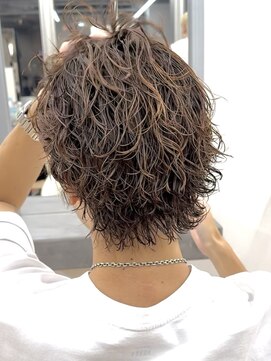 ビカム 名駅(become) 【サーフカールパーマ】ブラウンメンズカラーセンターパート