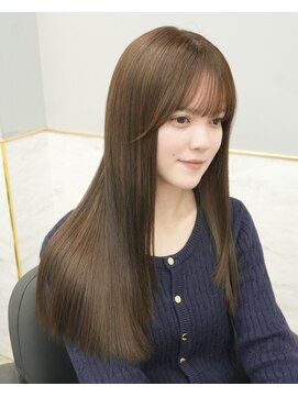 クム(kumu) 20代30代◎韓国風レイヤーカット×オリーブベージュ