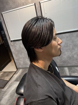 スウェルホワイト(SWELL WHITE) 曲がる縮毛矯正で作る毛流れセンターパート