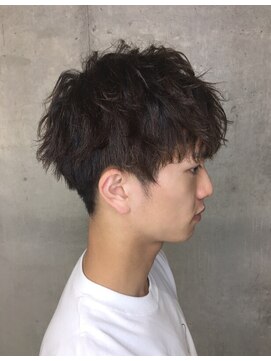 ゼンコー アオヤマ(ZENKO Aoyama) 横顔が素敵に決まる無造作ツイストパーマ[表参道/青山］