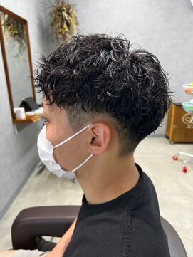 リット×ベリエ(Lit.×belier) ツイストスパイラルパーマセンターパート波巻きスパイラルパーマ