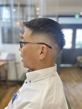 アンダーバーホワイトモデ 河内長野(_WHITE mode) ◎無造作メンズベリーショート☆フェードスタイルブラック