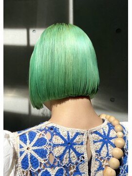 ヴァーディ オモテサンドウ(Vardy omotesando) 高明度グリーンカラー