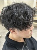 メンズセンターパート波巻スパイラルパーマニュアンスパーマ眉毛