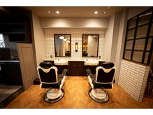 バーバーブロス 吉祥寺店(BARBER BROS)の雰囲気（広く抜けたフロアとビンテージ感あるインテリア！）