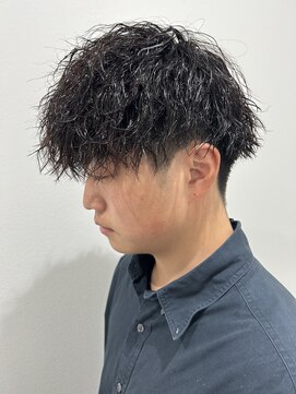 ヒュイル バイ ニアウ(Hwyl by Niau) メンズマッシュツーブロックツイストパーマニュアンスパーマ