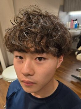 ムーン(MOON)の写真/【お洒落メンズ注目】5万人以上の髪を切ってきたstylistがプロデュース＊パーマで束感・無造作も叶う＊