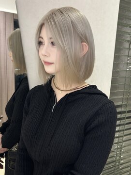 ホロ 渋谷(hollo) ホワイトベージュ/ホワイトカラー/黒染め落とし