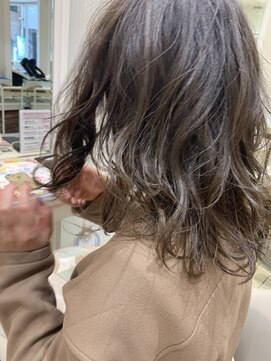 アッシュ 元住吉店(Ash) セミロング×ハイライト×グレイカラー