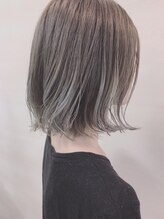 ファム(femme) デザインアッシュグレージュカラー