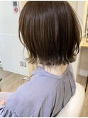 外はねボブ　ハイライト　アッシュベージュ