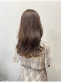 ゆるふわロングレイヤーウェーブヘア×ハイトーンベージュ