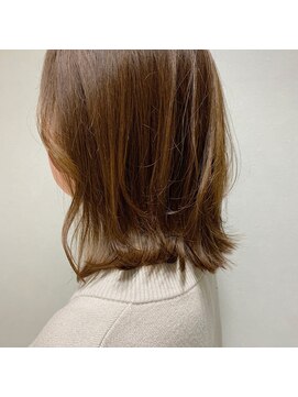 イーチ ヘアーアンドトータルビューティ(each hair&total beauty) 似合わせカット/ミディ外ハネ【青木元子】