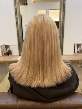 クラス(CLASS) ホワイトピンクブロンドカラー