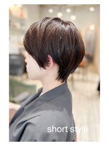 ヴィータ 白金(vi ta) シルエットショート