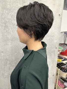 モリオ(morio) ＊大人女子くせ毛風黒髪ショートボブパーマショート30代40代3