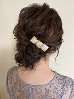 イズミ(izumi) ゆるふわアップスタイル