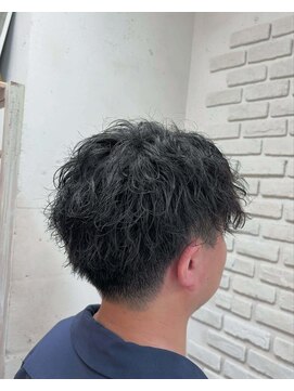 クリーブ 池袋(creeb) ツイストスパイラルパーマ、センターパート、池袋