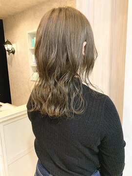 キャアリー(Caary) 福山市Caaryイルミナカラー 透明感アップオリーブベージュカラー