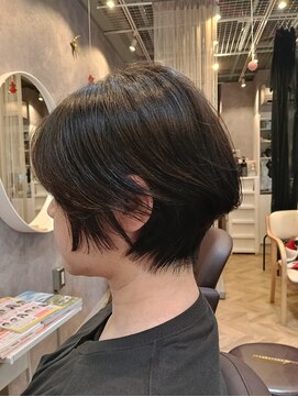ショートボブ
