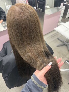 エヌアイ オモテサンドウ(ni omotesando) ★オリーブベージュ★  ワンカラーで作る明るめベージュ