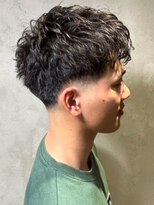 ディスイズバーバーサード(THIS IS BARBER 3rd)&nbsp;メンズショート 刈り上げ ビジネスヘア ニュアンスパーマ 20代