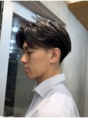 テーパーフェードニュアンスパーマ刈り上げセンターパートメンズ