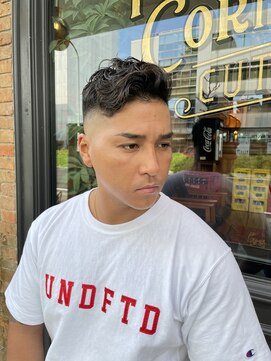 フォーコーナーズ(Four Corners) SKIN FADE × PERM