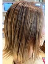 マニス(manis)&nbsp;20代30代アッシュベージュナチュラル外ハネボブオレンジベージュ