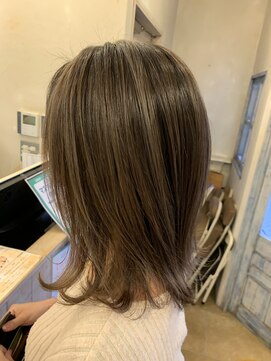 エイミーバイアフロート(amie by afloat) 簡単オシャレ見え◎外ハネハイライト