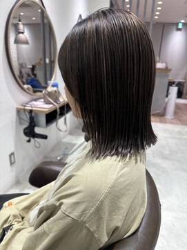 アース 三軒茶屋店(HAIR&MAKE EARTH) 三軒茶屋_レディース_ミディアム_切りっぱなしボブ_外ハネ_小顔