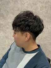 キタセンジュバーバー バイ ティーズ(KITASENJU BARBER by T's)&nbsp;波打ちスパイラルパーマ