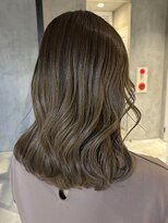 エリマ 調布(elima)&nbsp;顔周りレイヤーブリーチなしオリーブベージュカラー20代