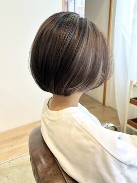 ツイギー 伊賀上ビル店(TWiGGY) インナーグレージュボブ