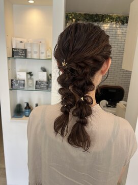 アドラーブル はなみずき店(adorable) 可愛いゆるふわ【ツイン編みおろし】お呼ばれヘアセット