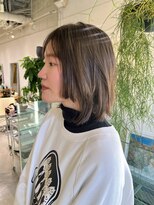 メグリ(meguri)&nbsp;ミディアムボブ　アッシュベージュ