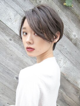 ルティア 池袋(Lutia) ダークアッシュカラー×ショート