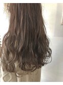 大人可愛いアンティークベージュハイライト×立体感ウェーブ