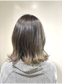 グレージュ×グラデーション