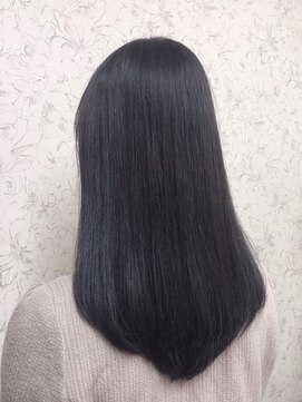 クルム(KURUMU) 黒髪ロングストレート/髪質改善/縮毛矯正/ツヤ髪/大人フェミニン