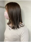 オリーブベージュ