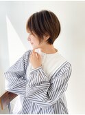 ふわっと動くシンプルショートヘア