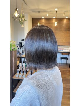 カルネ(Karne) 切りっぱなしボブ