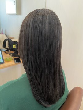 リル モトヤワタ(RiRe motoyawata) グレージュ/レイヤーカット［錦糸町/北千住/本八幡］