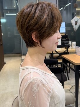 ビューブルー 亀戸錦糸町(VIEW BLUE) 美髪シアーカラーピンクブラウンショートカット切りっぱなしボブ