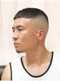 クロップハイフェード清潔感バズフレンチメンズフェードショート