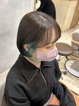 ハイル(Heil) 《kana》*ぷつっとミニボブ*インナーカラー*ターコイズブルー*